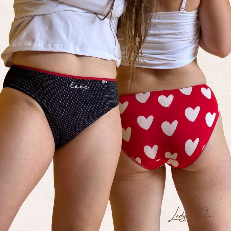 culotte fantaisie en coton avec coeur rouge ou love noir marque Avet