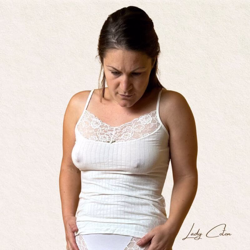 top en eucalyptus pour femme fine bretelle et dentelle marque Avet